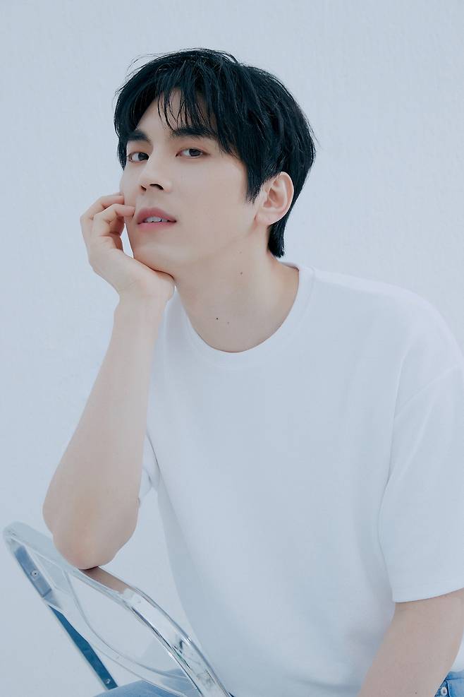 홍이삭. 아카이브아침