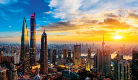 과거를 품은 채 미래를 향해 달려가는 상하이 전경. GETTYIMAGES