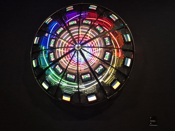 백남준의 1991년 작품 ‘천왕성’. 2025.6.15 /이영선기자 zero@kyeongin.com