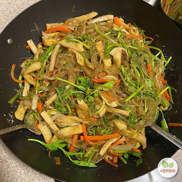 완성된 미나리잡채