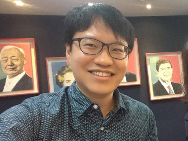 ‘친일 극우 성향’으로 알려진 만화가 윤서인 씨가가 일본에서 한국인 혐오성 대접을 받았다는 여행기를 공개했다.  (사진=윤서인 페이스북)