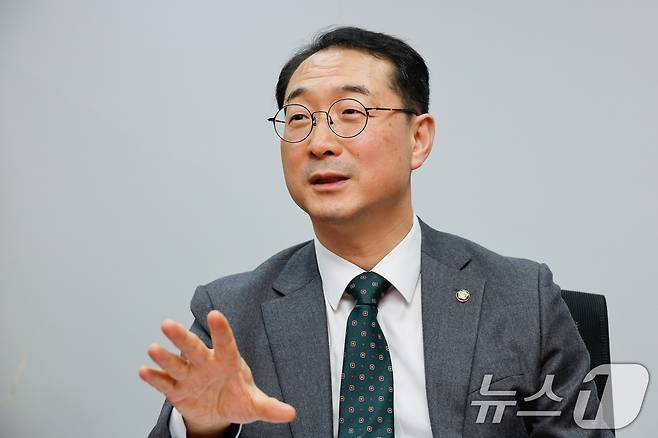 김건 국민의힘 의원이 13일 서울 여의도 국회의원회관에서 뉴스1과 인터뷰를 하고 있다. 2024.11.13/뉴스1 ⓒ News1 안은나 기자