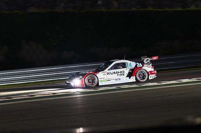 14일 인제스피디움에서 시즌 첫번째 나이트 레이스로 펼쳐진 '2025 오네 슈퍼레이스 챔피언십' 3라운드 슈퍼 6000 클래스 결선에서 이창욱이 시즌 두번째 우승을 차지했다. 사진제공=슈퍼레이스