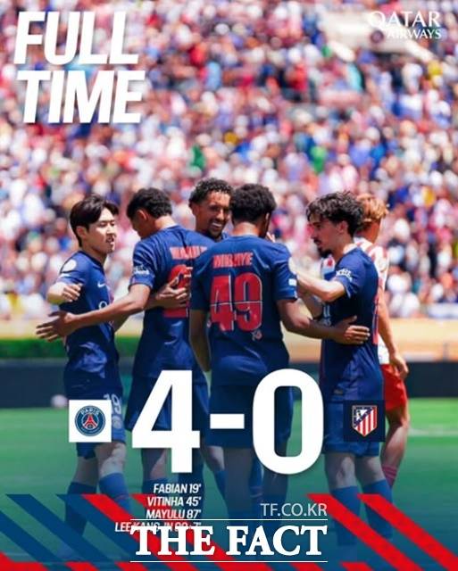 PSG의 이강인(맨 오른쪽)이 16일 AT마드리드와 2025 국제축구연맹(FIFA) 클럽 월드컵 첫 경기에서 후반 교체멤버로 나서 경기 종료 직전 PK골로 4-0 승리에 기여했다./PSG