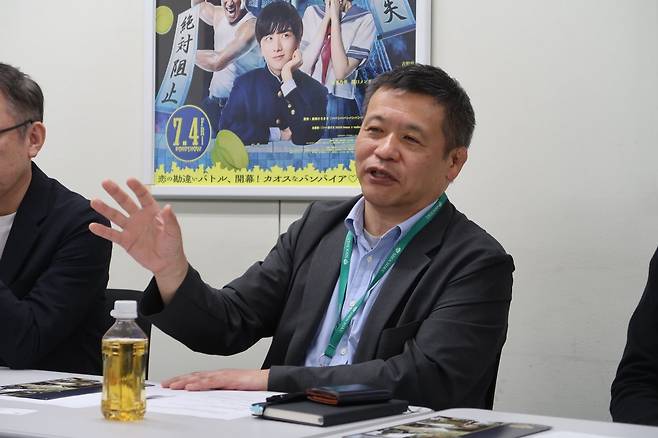 지난달 9일 일본 대형 제작사 ‘쇼치쿠’ 본사에서 만난 다무라 겐이치 쇼치쿠 제작소 이사가 tvN 드라마 ‘내 남편과 결혼해줘’ 일본판 제작 당시 일화를 설명하고 있다. 
CJ그룹 제공