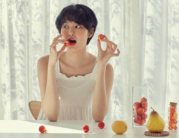 낮 동안 과일과 채소, 통곡물을 많이 먹으면 숙면에 도움이 될 수 있다는 연구 결과가 나왔다./사진=클립아트코리아