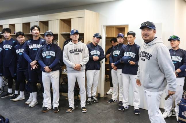 트레이드 루머는 소문의 당사자인 선수와 팀을 팀 워크의 시험대에 올려놓는다. IS포토