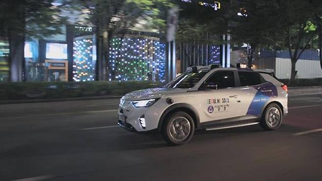 서울시가 국내 처음 도입한 '심야 자율주행택시' 주행 모습 [연합뉴스/서울시 제공]