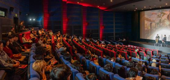 지난달 한예종에서 열린 한지원 감독의 ‘이 별에 필요한’ 시사회. 넷플의 첫 한국 애니메이션 영화다. 이날 시사회는 넷플과의 작업 과정을 묻는 재학생의 질문들로 채워졌다. [사진 넷플릭스]
