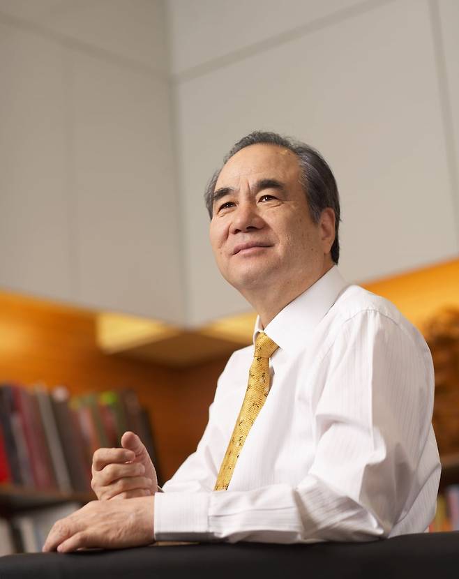 윤석금 웅진그룹 회장. 웅진 그룹 제공