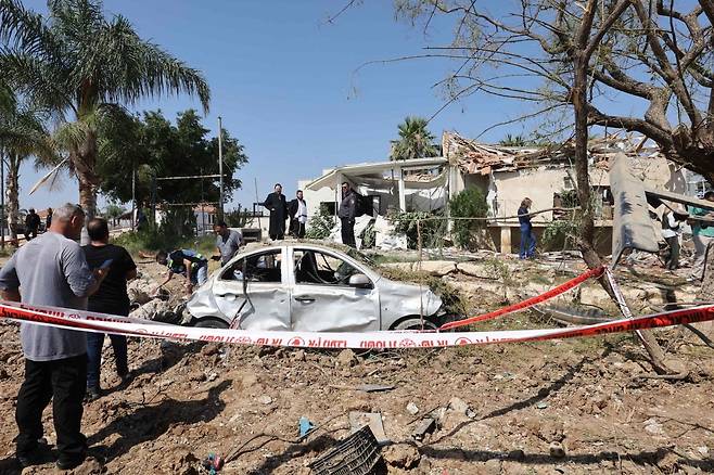 16일(현지시간) 이란의 미사일 공격을 받은 이스라엘 남부 지역. /사진=AFP
