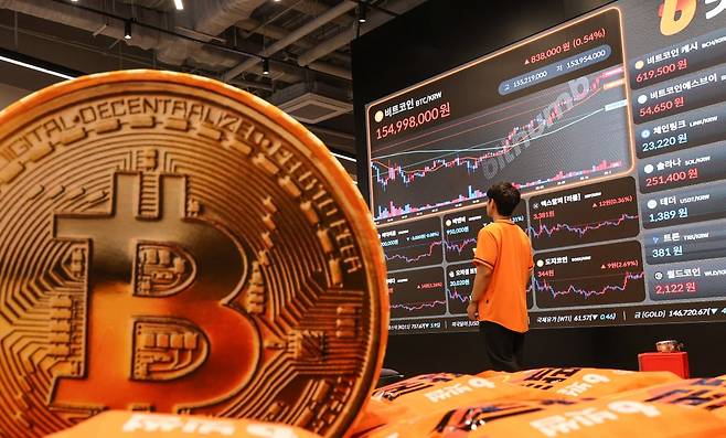 지난 5월 23일, 비트코인 가격이 사상 처음으로 11만달러를 돌파해 4개월 만에 역대 최고가를 경신했다. / 사진=한국경제신문 임형택 기자