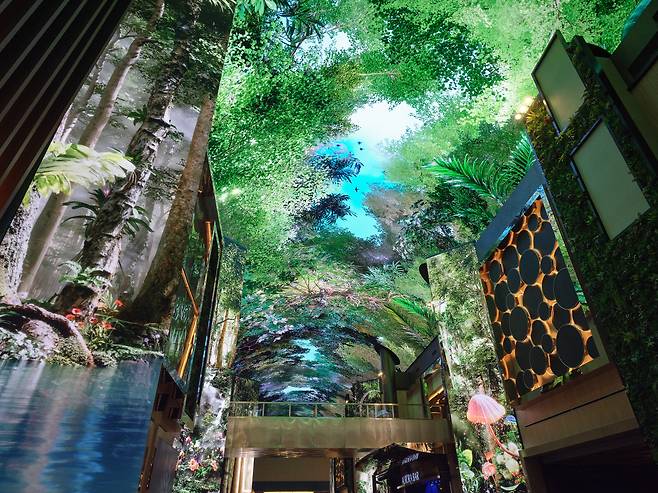 Aurora, a 150-meter-long (492-foot-long) LED screen, in Inspire Entertainment Resort [INSPIRE ENTERTAINMENT RESORT]