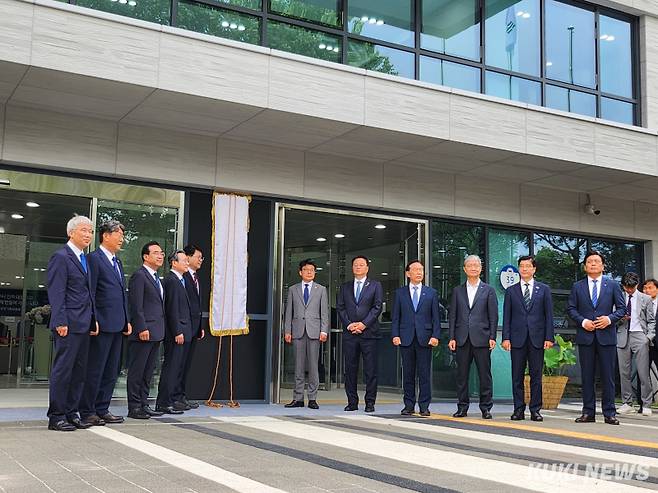 국정기획위원회 현판식이 16일 서울정부청사 창성동 별관 앞에서 진행됐다. 권혜진 기자