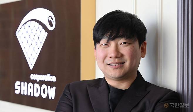 e스포츠 전문 에이전시 쉐도우 코퍼레이션 박재석 대표가 지난 12일 서울 영등포구에 있는 사무실에서 국민일보와 인터뷰를 진행했다. 사진=권현구 기자
