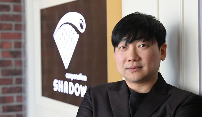e스포츠 전문 에이전시 쉐도우 코퍼레이션 박재석 대표가 지난 12일 서울 영등포구에 있는 사무실에서 국민일보와 인터뷰를 진행했다. 사진=권현구 기자