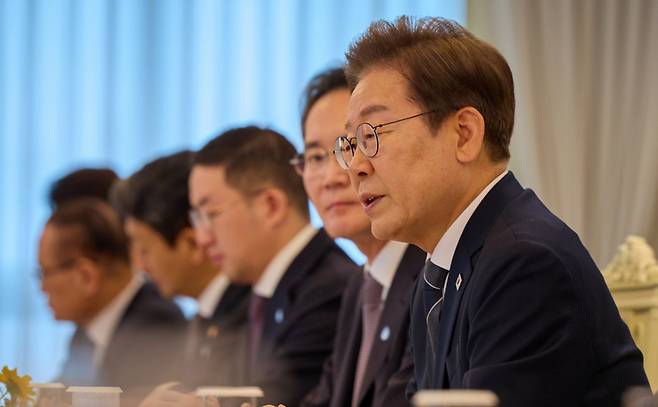 이재명 대통령이 13일 서울 용산구 대통령실에서 열린 6경제단체와 기업인 간담회에서 발언하고 있다./사진제공=대통령실