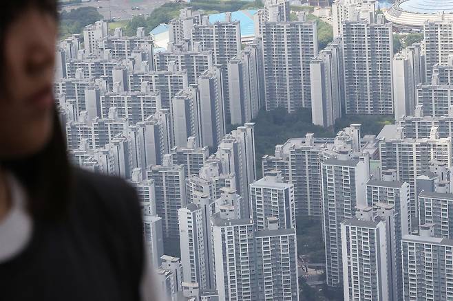 서울 송파구 서울스카이에서 본 일대 아파트 [연합]