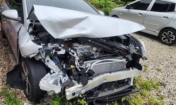 여수시 비서실장이 운전하다 교통사고로 부서진 관용차량.