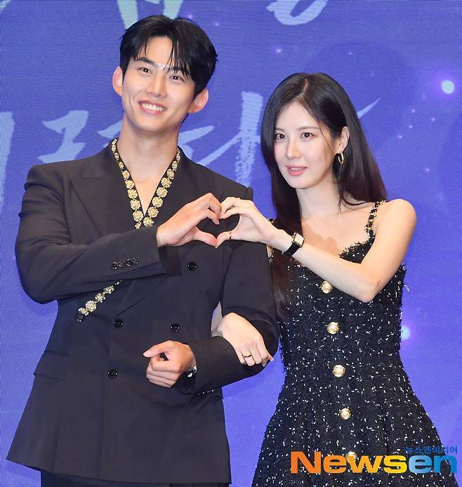 왼쪽부터 옥택연 서현/뉴스엔DB