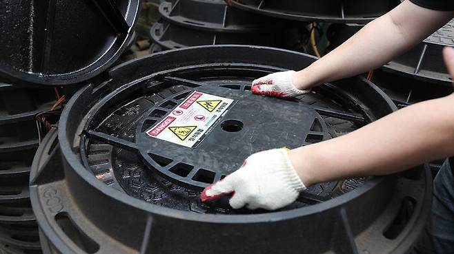 맨홀 추락방지 장치