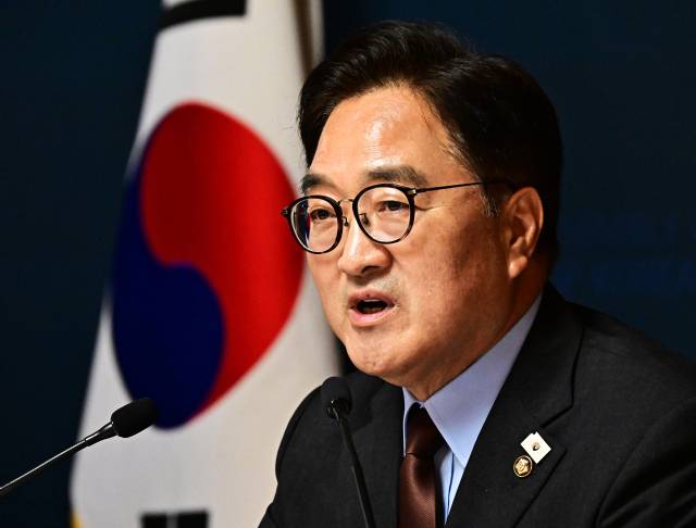 우원식 국회의장이 11일 국회 사랑재에서 취임 1주년 기자간담회를 하고 있다. 오승현 기자