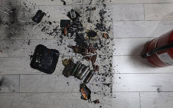 폭발한 무선 선풍기용 리튬이온배터리 ⓒ대구소방본부 제공