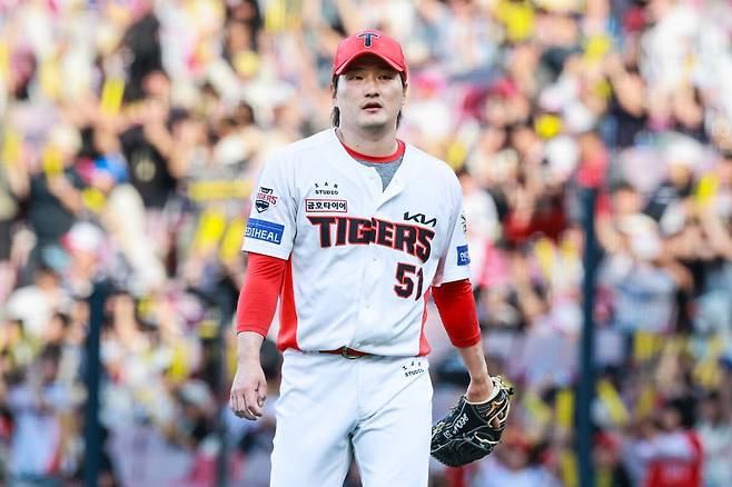 KIA 전상현은 시즌 초반 침체를 이겨내고 불펜진에 큰 힘이 되고 있다. 11일 광주 삼성전에서는 구단 최초로 4시즌 연속 10홀드를 기록했다. 사진제공｜KIA 타이거즈