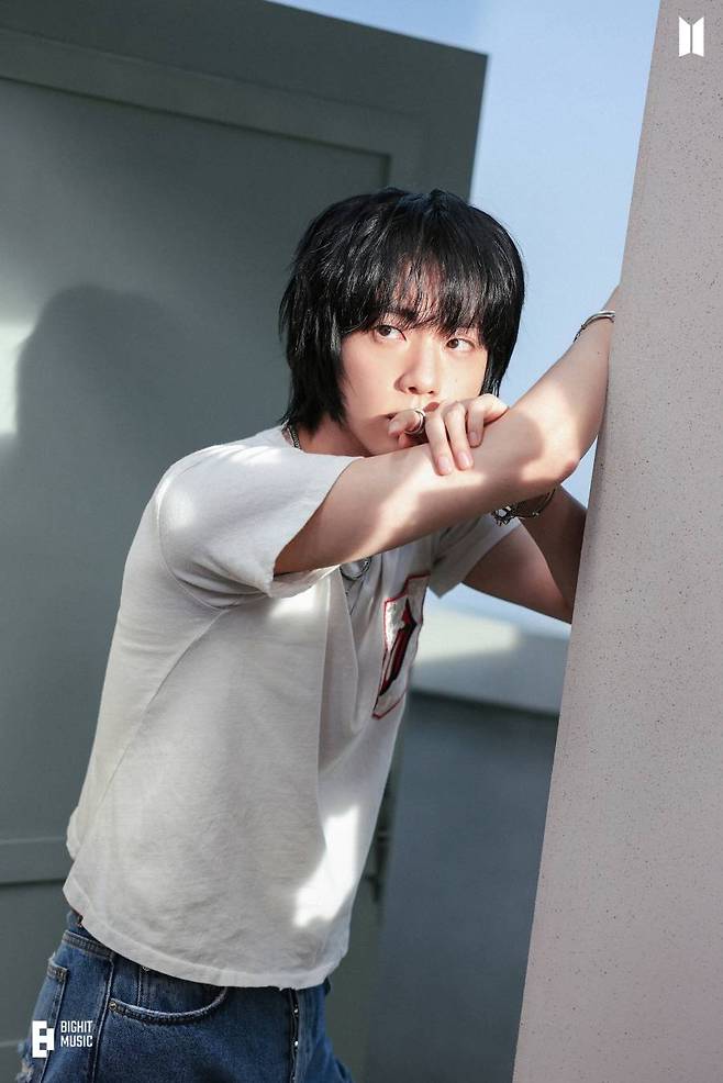 방탄소년단 진, 포브스 코리아 선정 '레전드 입덕 직캠을 보유한 아이돌' 1위