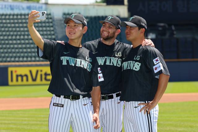 2025 LG 밀리터리 유니폼. /사진=LG 트윈스 제공