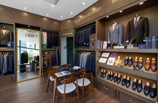 청년 구직자를 위한 면접 정장 무료 대여소 내부 모습 [서울 강서구 제공. 재판매 및 DB 금지]