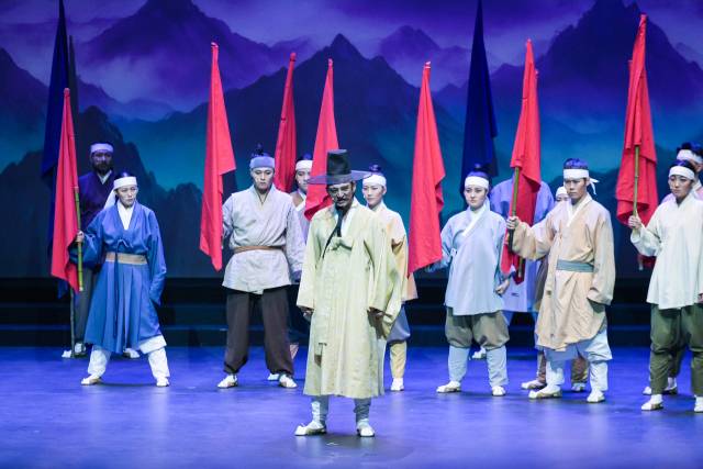 면암 최익현 선생의 정신을 조명한 창작 뮤지컬 '마지막 선비'의 한 장면