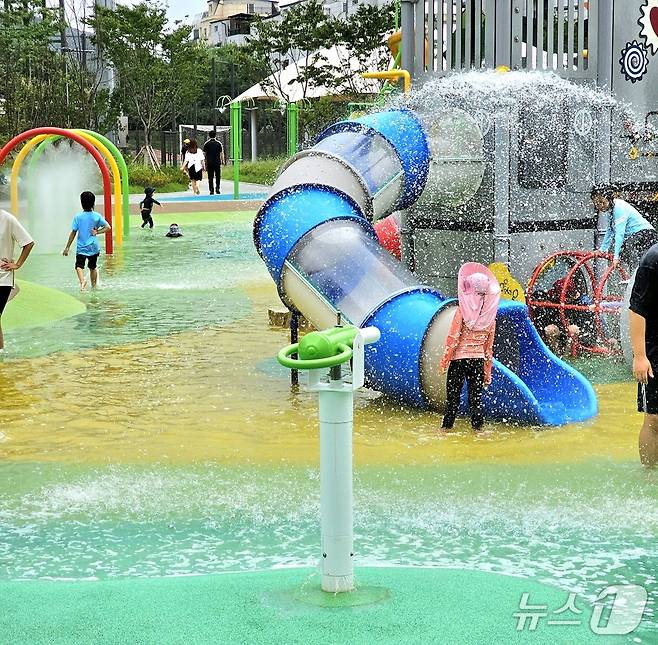 광주시의 한 공원 물놀이장 모습.(광주시 제공)