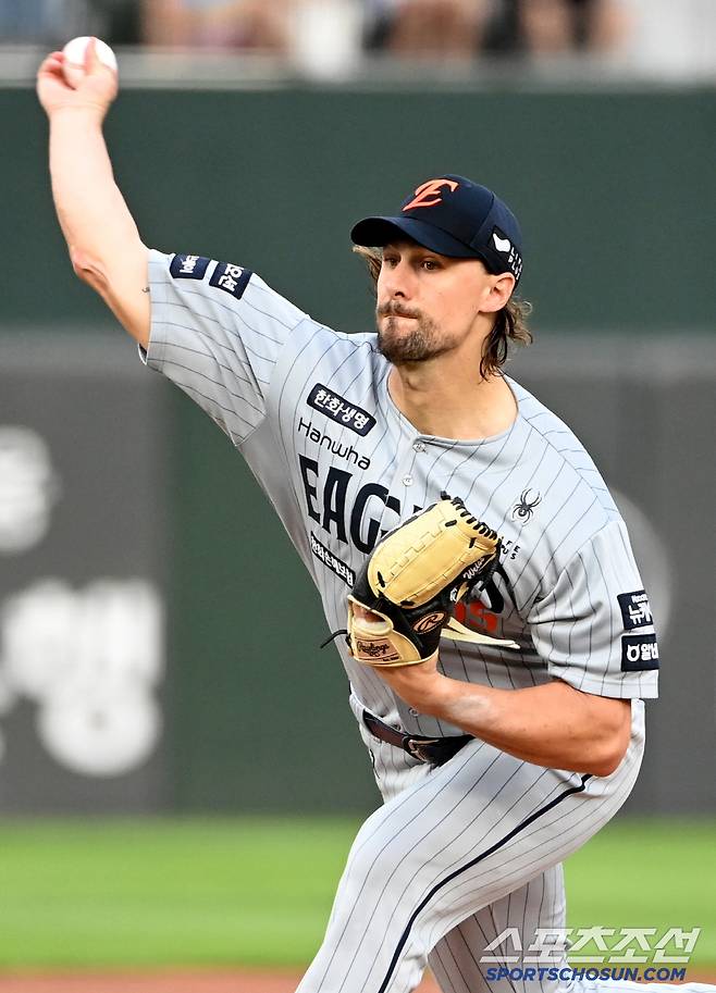 17일 부산 사직야구장에서 열린 한화와 롯데의 경기, 한화 선발투수 와이스가 역투하고 있다. 부산=허상욱 기자wook@sportschosun.com/2025.06.17/