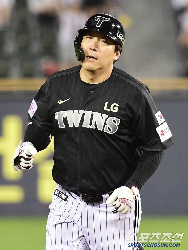 17일 잠실구장에서 열린 LG와 NC의 경기. 5회 NC 라일리 상대 투런홈런 날린 LG 김현수. 잠실=송정헌 기자songs@sportschosun.com/2025.06.17/