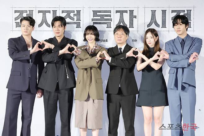 영화 '전지적 독자 시점' 제작보고회에 참석한 배우 신승호, 이민호, 나나, 김병우 감독, 채수빈, 안효섭.&nbsp; 25.6.17 ⓒ이혜영 기자 lhy@hankooki.com