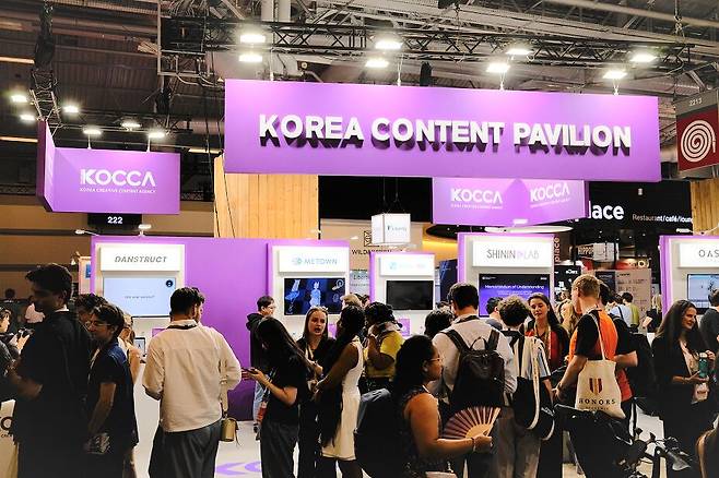 콘진원은 지난 6월 11일부터 14일까지 프랑스 파리에서 열린  ‘비바테크 2025’에서 K-콘텐츠 스타트업 공동관을 운영했다./콘진원 제공