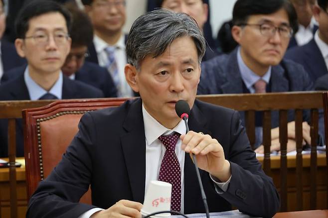 조지호 경찰청장이 국회 행정안전위원회 전체회의에서 위원 질의에 답변하고 있다.ⓒ연합뉴스