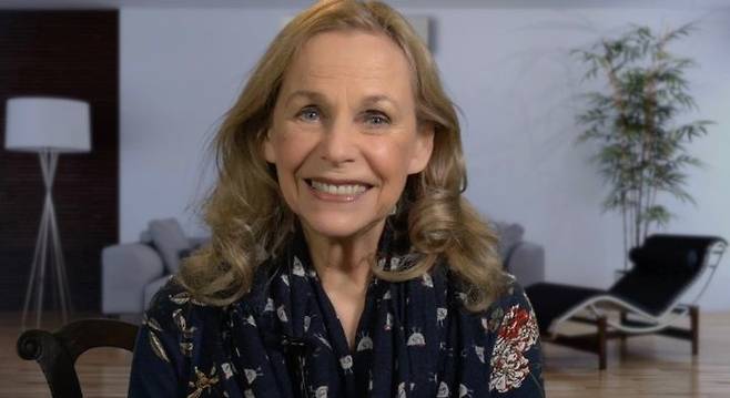 16조 유산에도 검소한 삶 선택한 미국 상속녀 미치 퍼듀. 전세기 대신 이코노미, 명품 대신 중고옷. 자선과 청지기 정신으로 주목받고 있다. (사진=미치퍼듀 홈페이지 캡처)