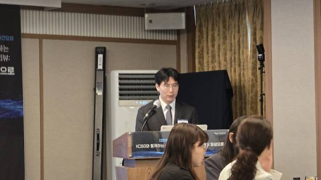 박인근 서울아산병원 종양내과 교수가&nbsp;17일 한국프레스센터에서 열린 대한항암요법연구회(KCSG) 간담회에서 발표하고 있다. 문세영 기자.