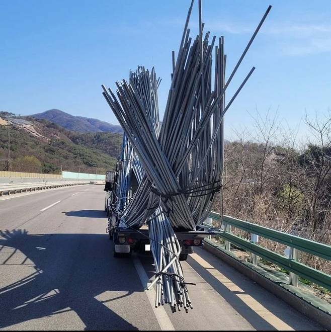 레전드 용달트럭.. 역대급 과적 적발...jpg