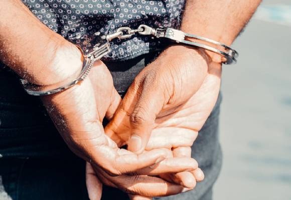 감시 끝에 그는 결국 지난해 체포됐다. 사진은 본 기사 내용과 무관. [사진=픽셀스]