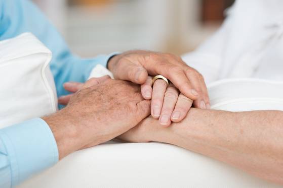 돌봄 이미지 사진. 셔터스톡