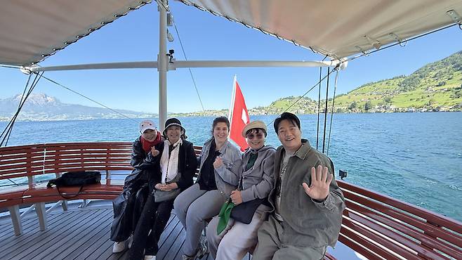 KBS 여행 예능 ‘같이 삽시다’를 통해 공개되는 박원숙, 혜은이, 홍진희, 윤다훈이 함께 떠난 스위스 루체른 호수 여행 / 사진=스위스정부관광청