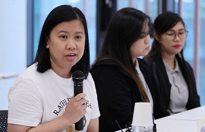 메이 안 외국인 가사관리사가 17일 서울 성동구 KT&G 상상플래닛에서 열린 2025 외국인 가사관리사 간담회에서 애로사항 및 건의사항을 말하고 있다. /사진=뉴스1