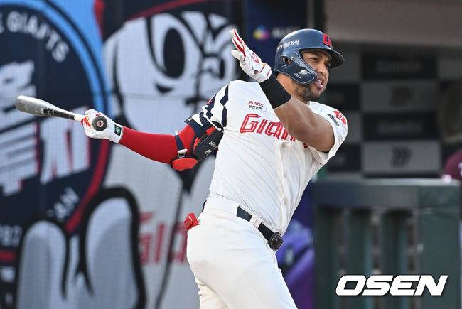 [OSEN=부산, 이석우 기자]  롯데 자이언츠 레이예스 082 2025.06.04 / foto0307@osen.co.kr
