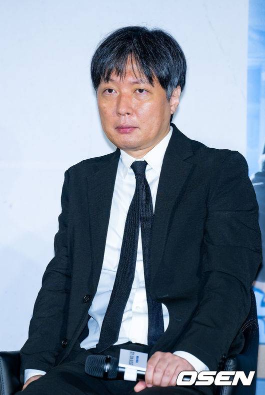 [OSEN=민경훈 기자] 17일 서울 광진구 롯데시네마 건대입구에서 영화 '전지적 독자 시점' 제작보고회가 열렸다.