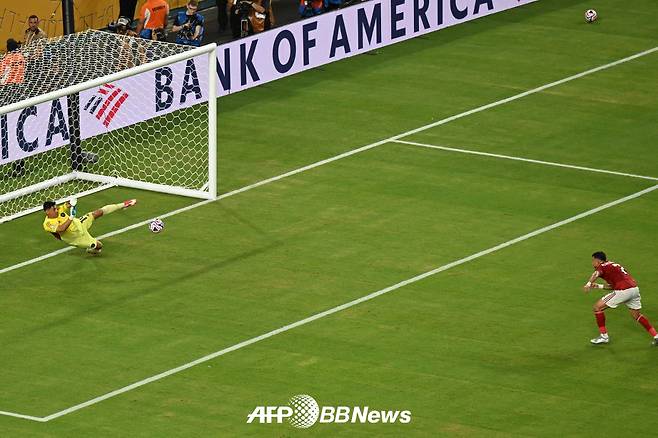 알아흘리 공격수 트레제게가 지난 15일 2025 국제축구연맹(FIFA) 클럽 월드컵 개막전 인터 마이애미전에서 페널티킥을 실축하는 순간. /AFPBBNews=뉴스1