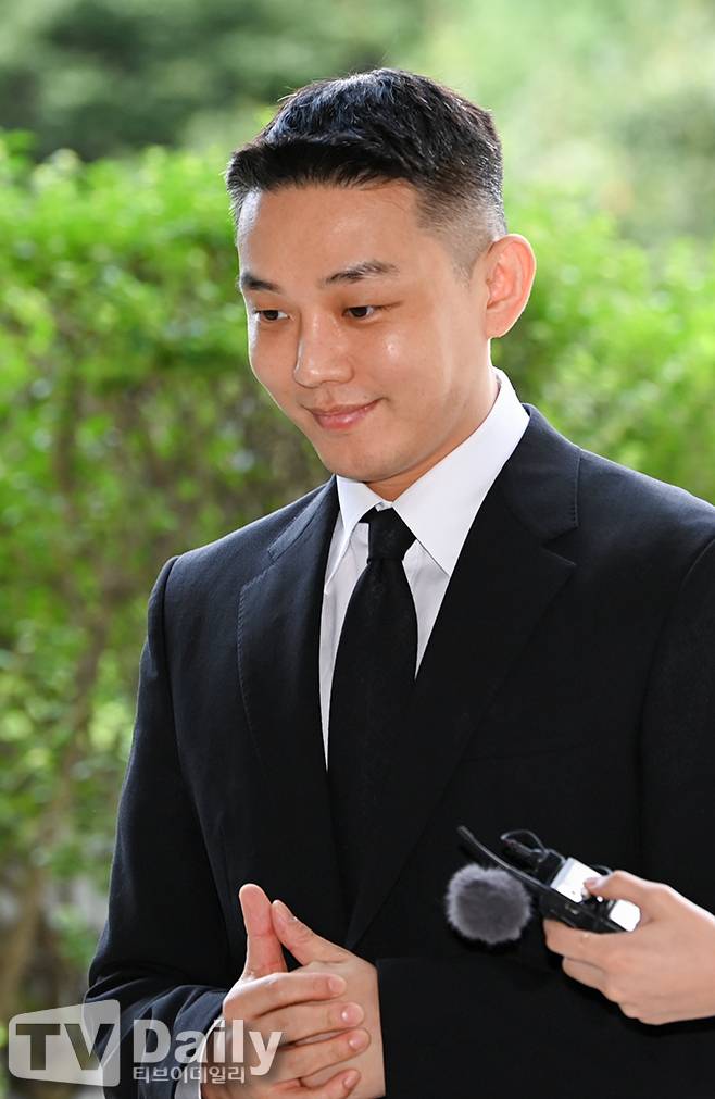 유아인