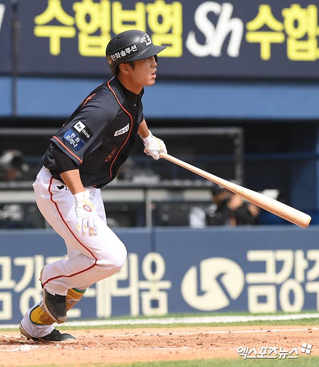 21일 오후 서울 송파구 잠실야구장에서 열린 '2023 신한은행 SOL KBO리그' 한화 이글스와 LG 트윈스의 경기, 5회초 1사 한화 박정현이 안타를 날리고 있다. 엑스포츠뉴스DB